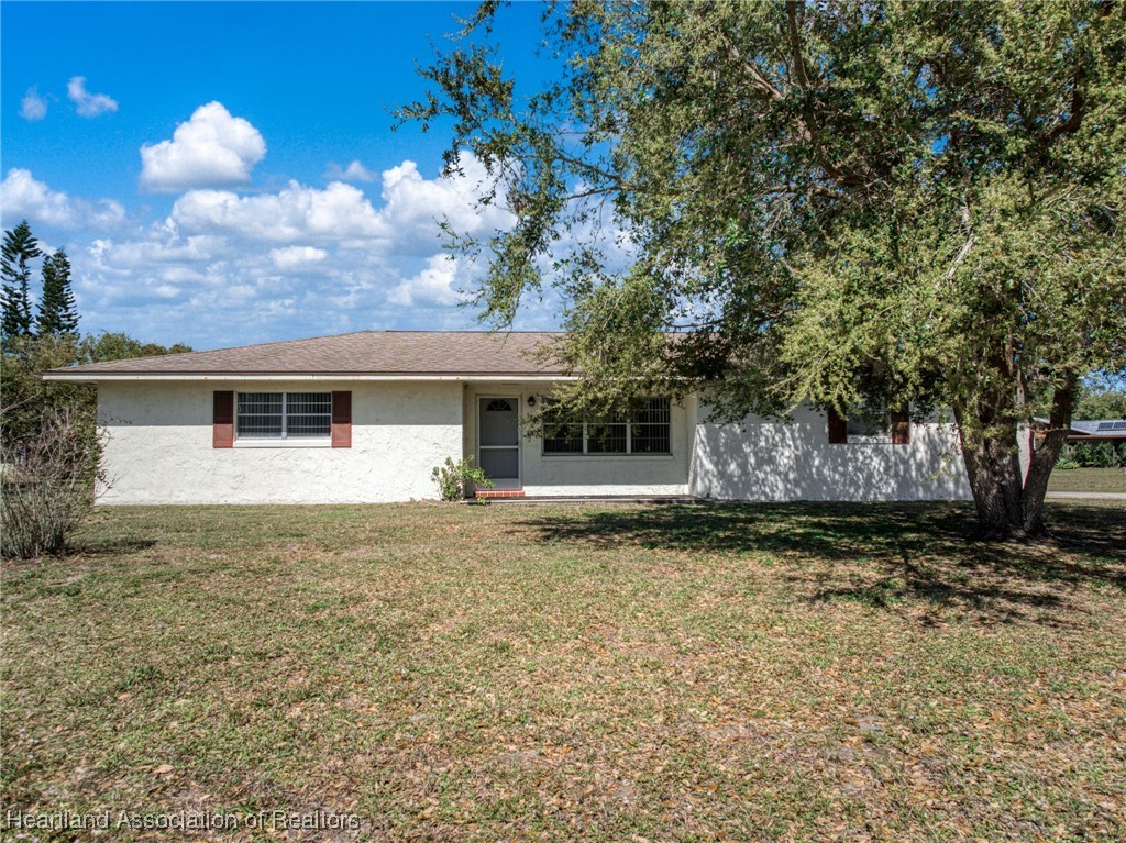 5833 Thunder Road Sebring, FL 33876 - Photo 3 of 42 Gallery Image 3