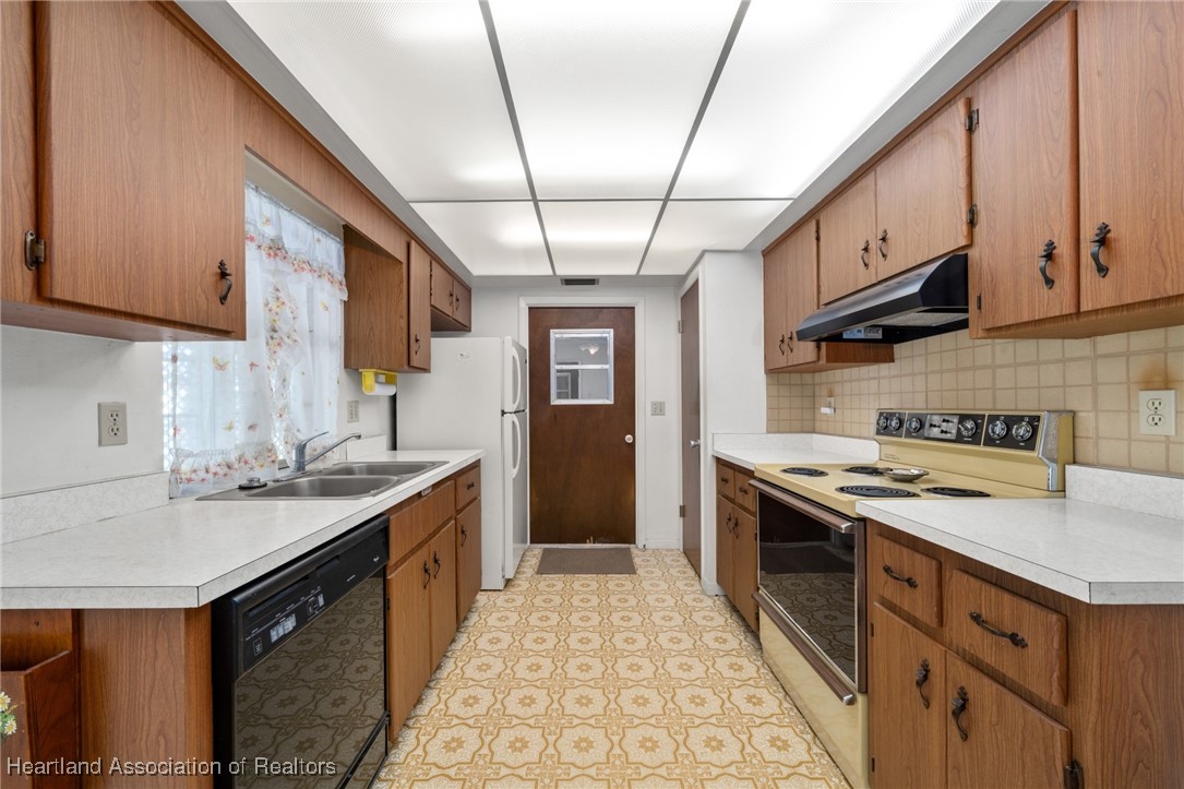 5833 Thunder Road Sebring, FL 33876 - Photo 10 of 42 Gallery Image 10