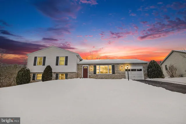 $329,000 | 5811 Hillsborough Court, Harrisburg, PA 17111