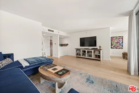 $689,000 | 201 Ocean Avenue, Unit 305B, Santa Monica, CA 90402