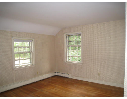 9 McMahon Road Bedford, MA 01730 - Photo 10 of 12 Gallery Image 10