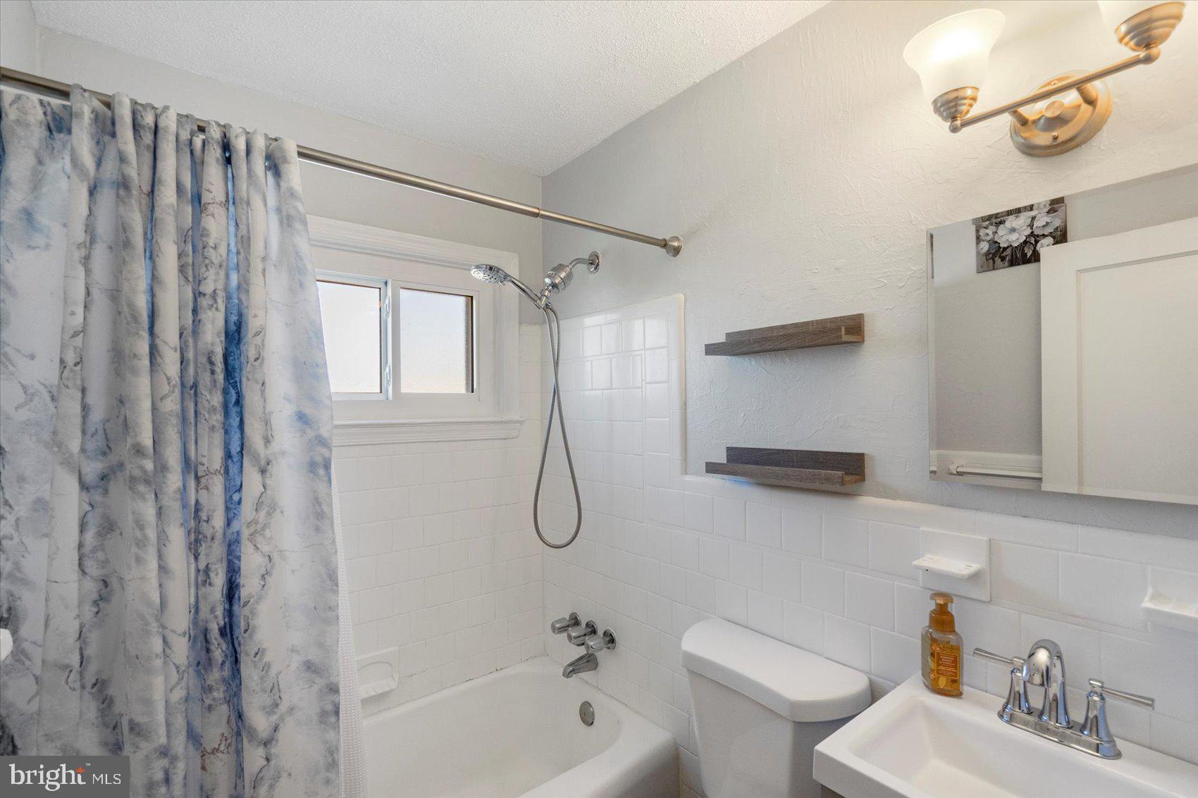 1016 Downton Road Halethorpe, MD 21227 - Photo 17 of 35