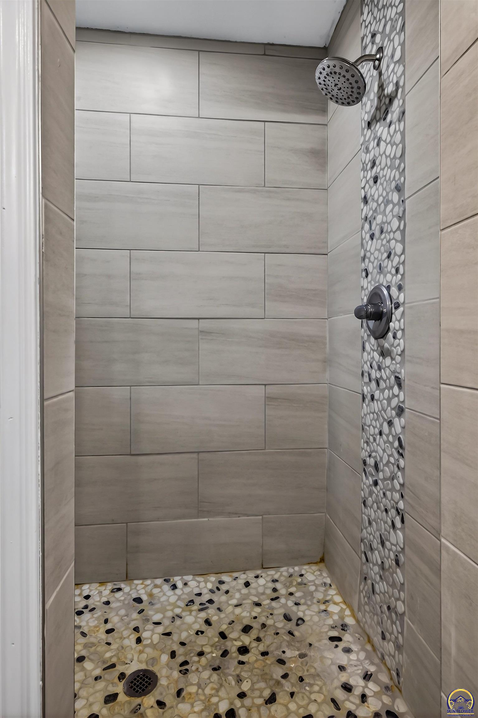 6318 Southwest 44th Court Topeka, KS 66610 - Photo 16 of 25