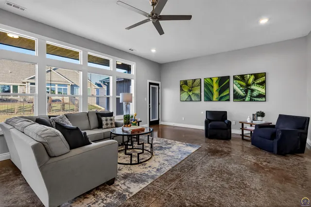 $409,000 | 6318 Southwest 44th Court, Topeka, KS 66610