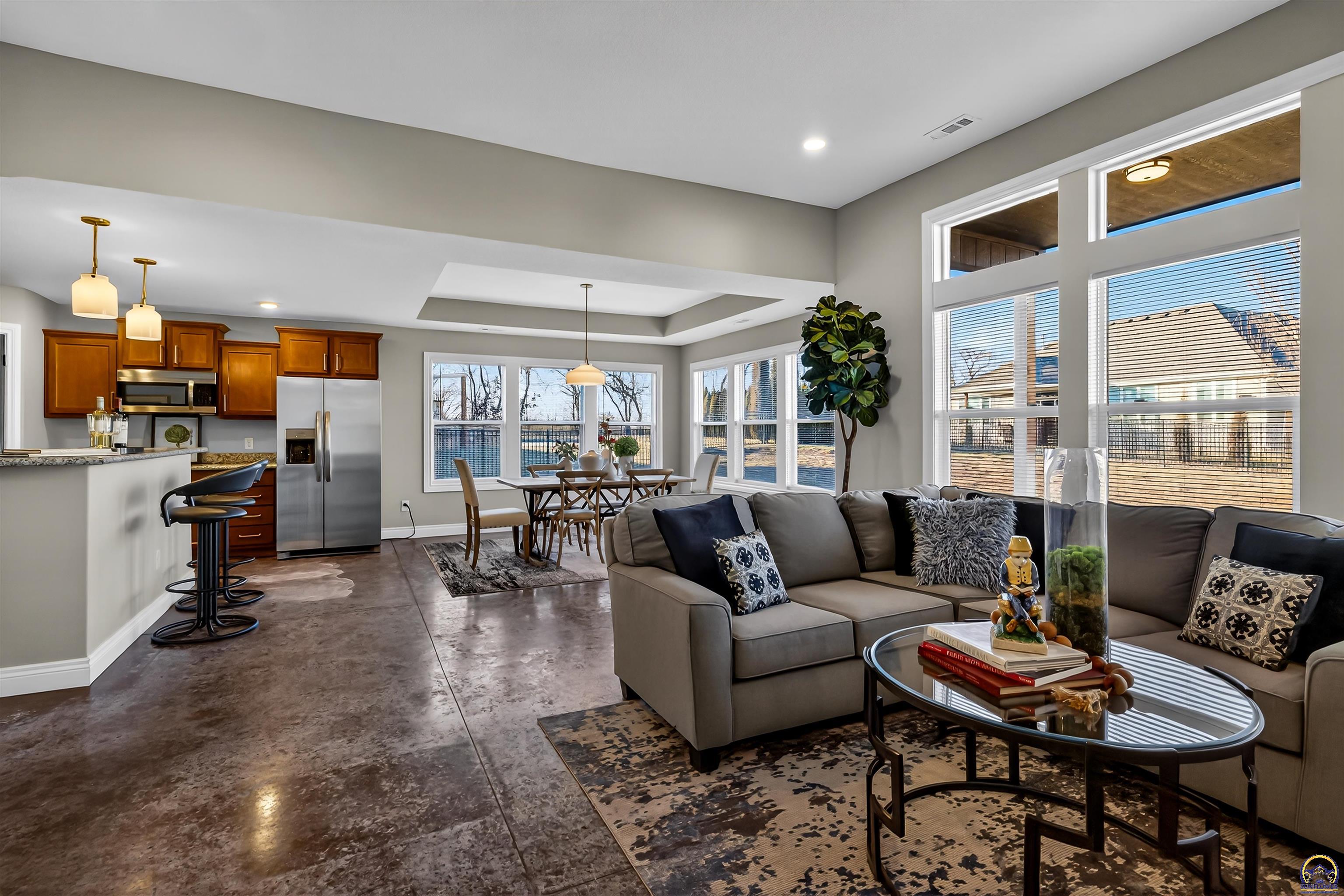 6318 Southwest 44th Court Topeka, KS 66610 - Photo 8 of 25