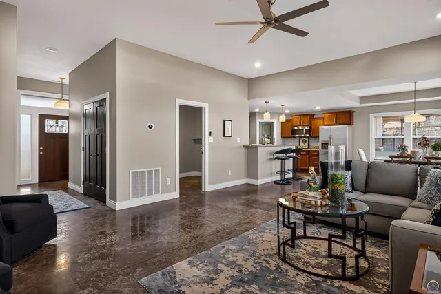 $409,000 | 6318 Southwest 44th Court, Topeka, KS 66610