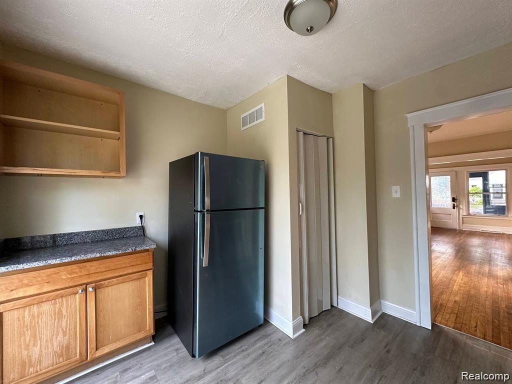 1186 Eaton Road Berkley, MI 48072 - Photo 8 of 22