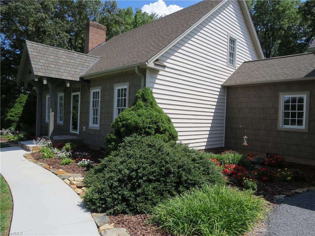 Beautiful Home and Gardens