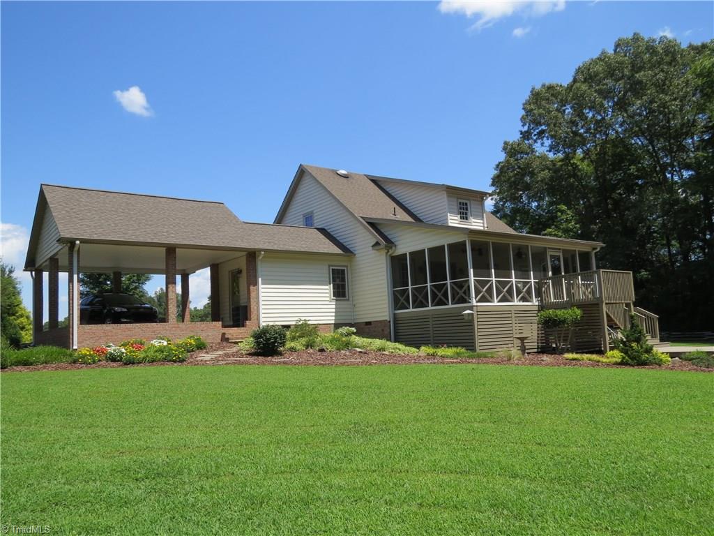 Nice large back yard.