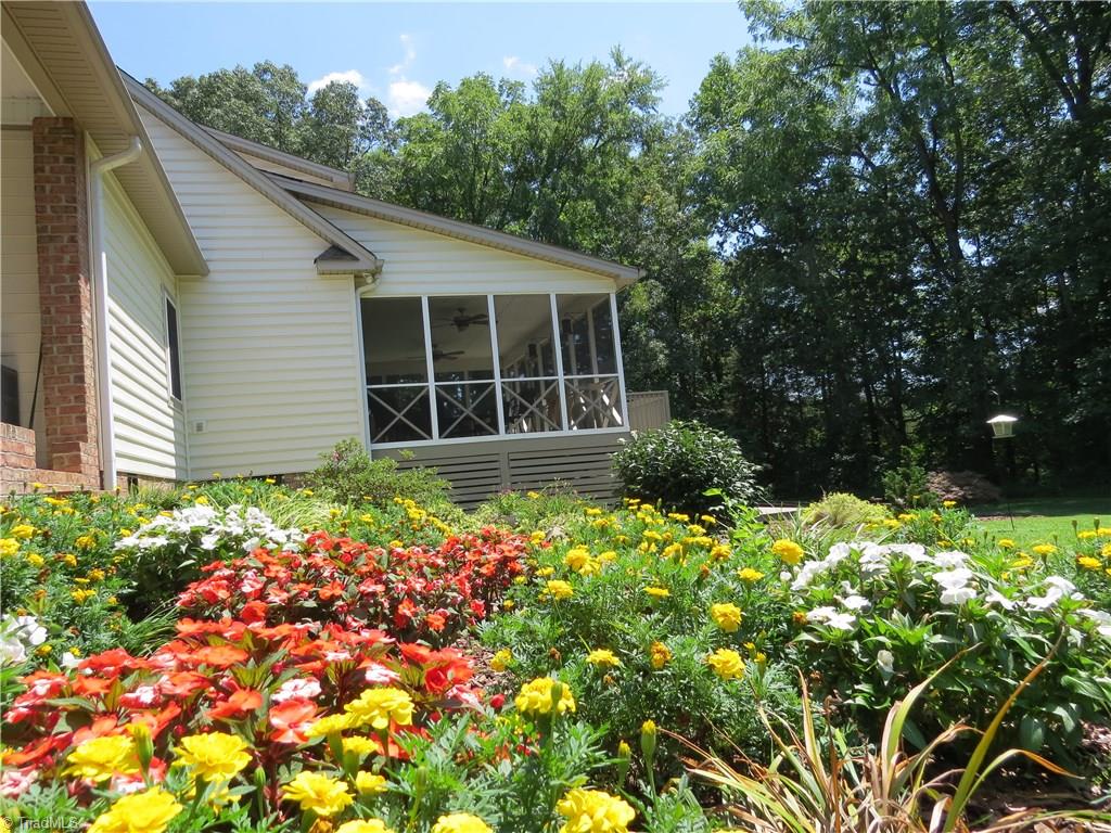 Side view behind the carport. 