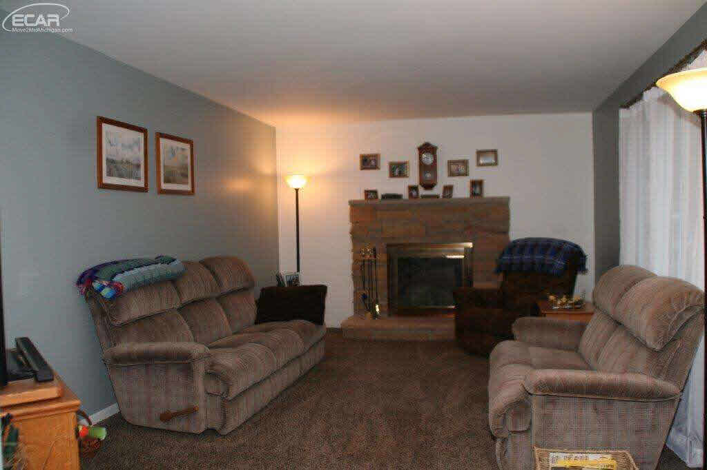 6575 Lahring Road Holly, MI 48442 - Photo 9 of 26 21236878-8.JPG
