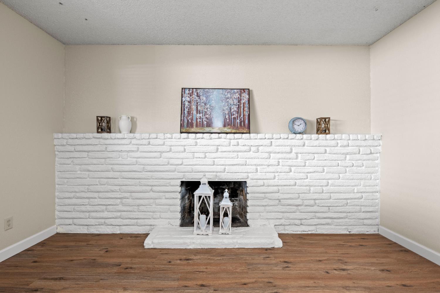 325 Archway Avenue Rio Linda, CA 95673 - Photo 11 of 29 a view of wooden floor