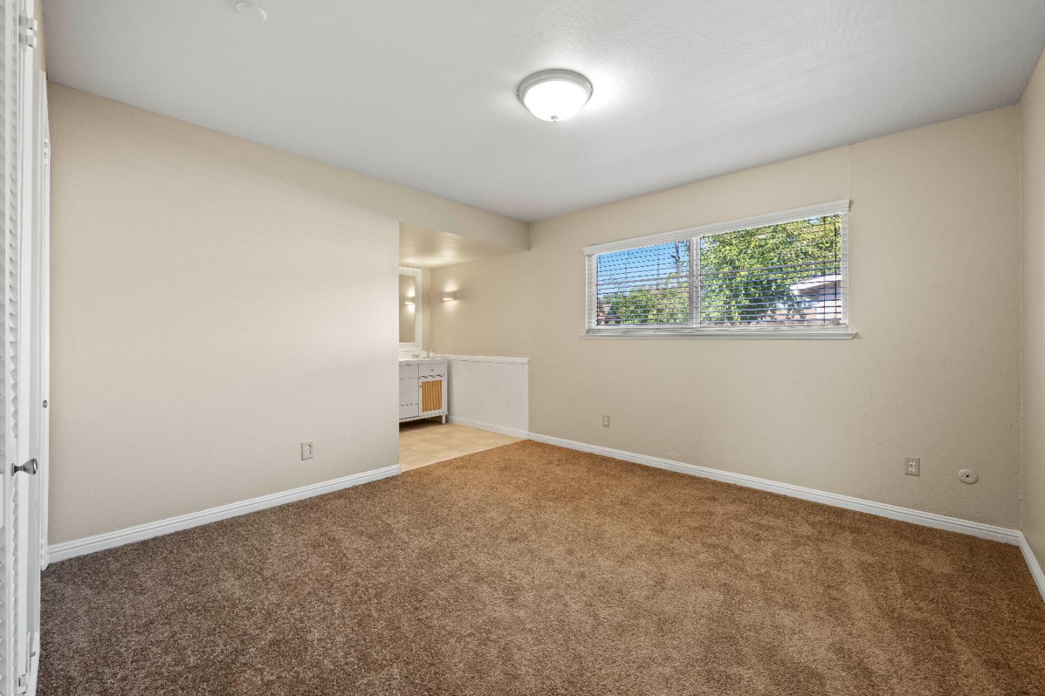 325 Archway Avenue Rio Linda, CA 95673 - Photo 15 of 29 an empty room with windows