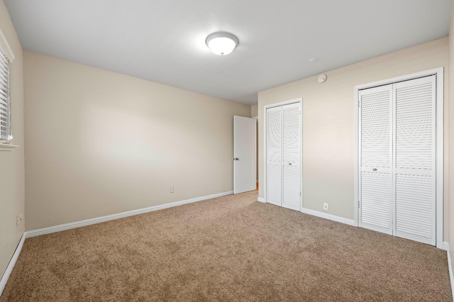 325 Archway Avenue Rio Linda, CA 95673 - Photo 19 of 29 a view of an empty room and a window