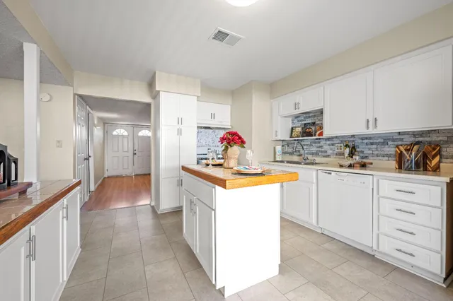 $429,900 | 325 Archway Avenue, Rio Linda, CA 95673