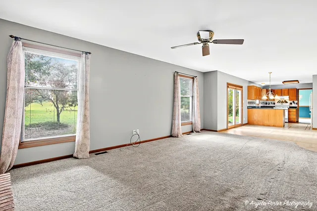 $525,000 | 2215 Crystal Circle, Crystal Lake, IL 60012