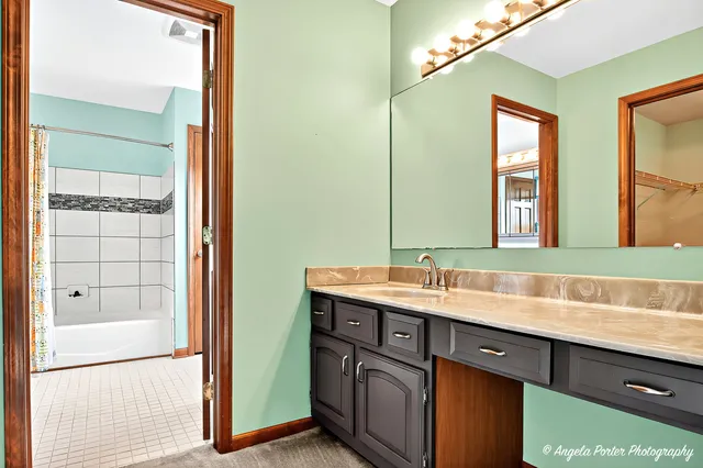 $525,000 | 2215 Crystal Circle, Crystal Lake, IL 60012