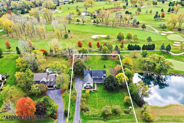 $525,000 | 2215 Crystal Circle, Crystal Lake, IL 60012