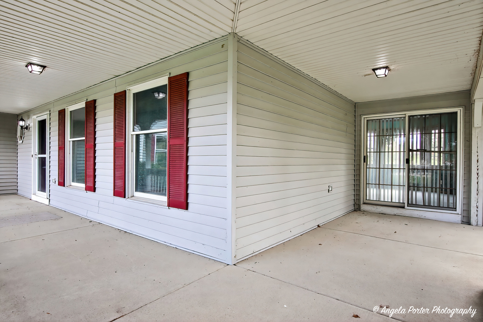 2215 Crystal Circle Crystal Lake, IL 60012 - Photo 10 of 58