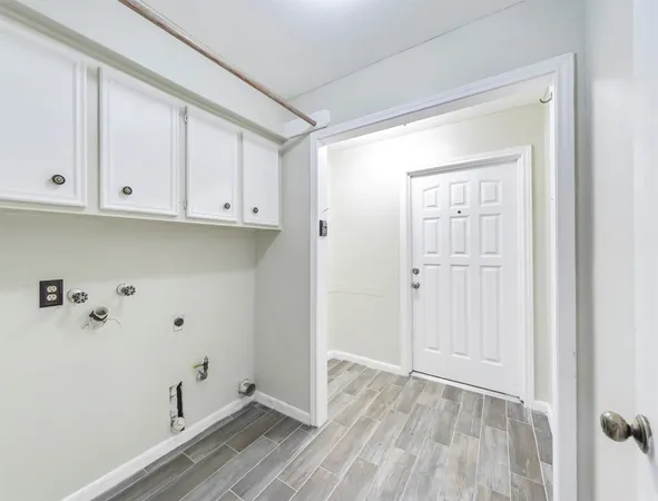 $2,350 | 2304 Colleen Drive, Pearland, TX 77581