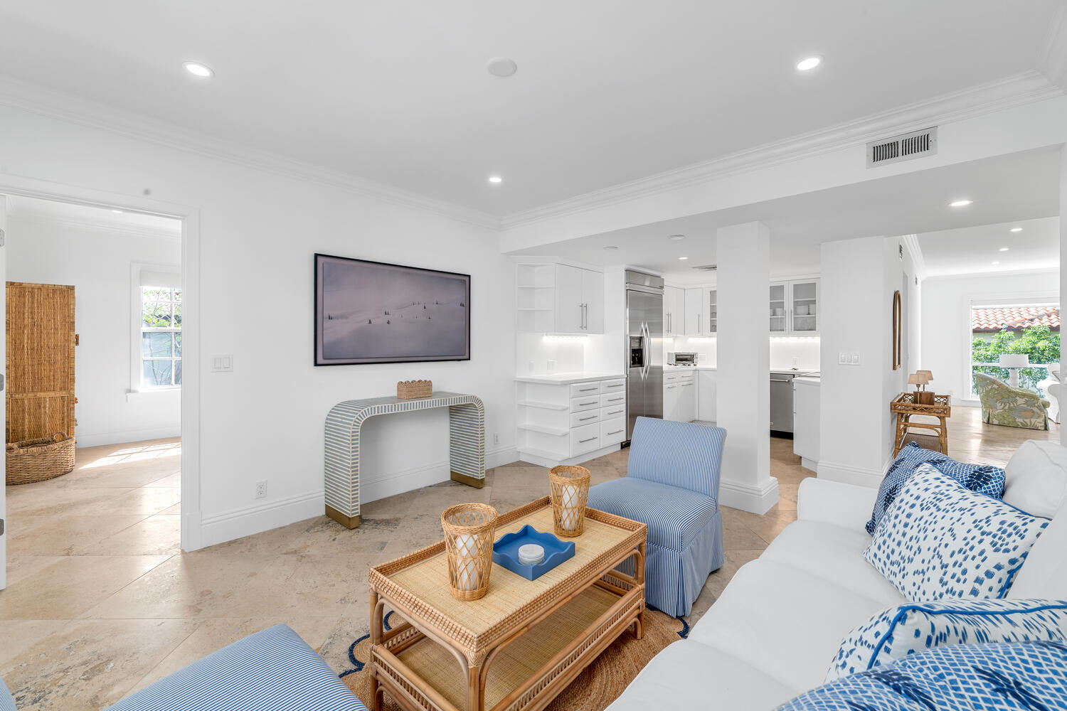 350 Cocoanut Row, Unit 3A Palm Beach, FL 33480 - Photo 16 of 38 350 Cocoanut Row Apt 3A Palm-large-016-0