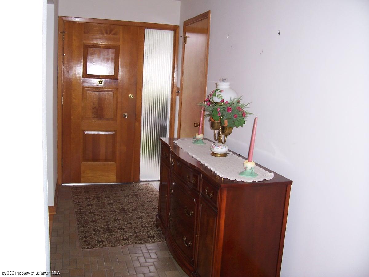 306 Spring Street Dunmore, PA 18512 - Photo 4 of 12 Gallery Image 4
