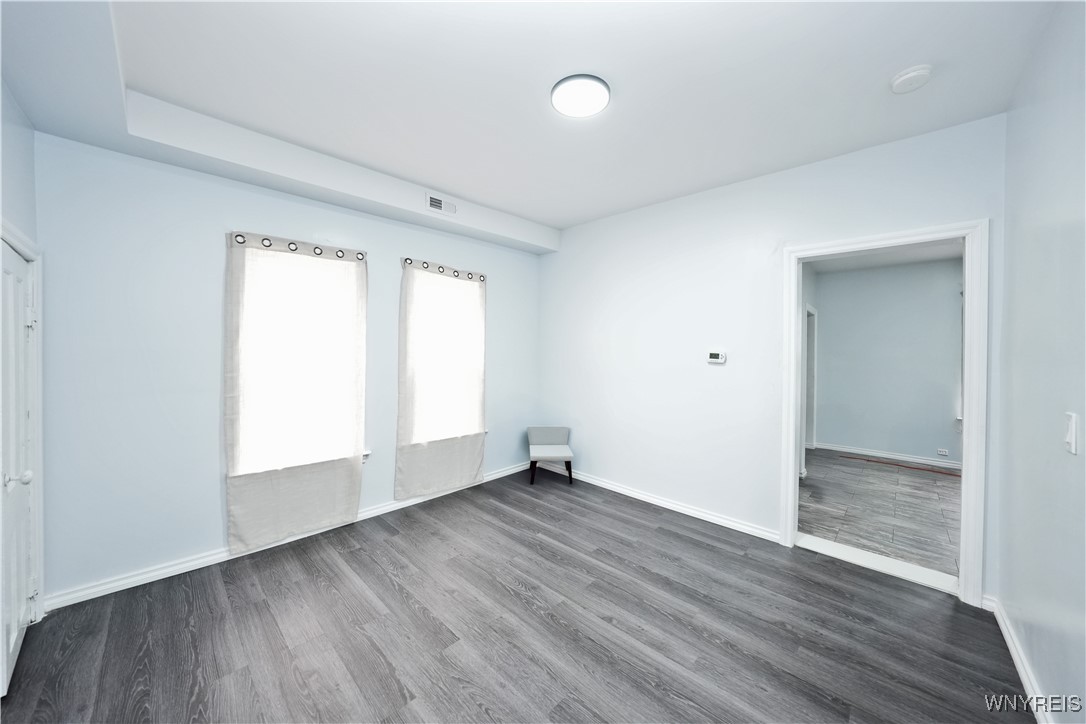 290 Riverside Avenue Buffalo, NY 14207 - Photo 7 of 29