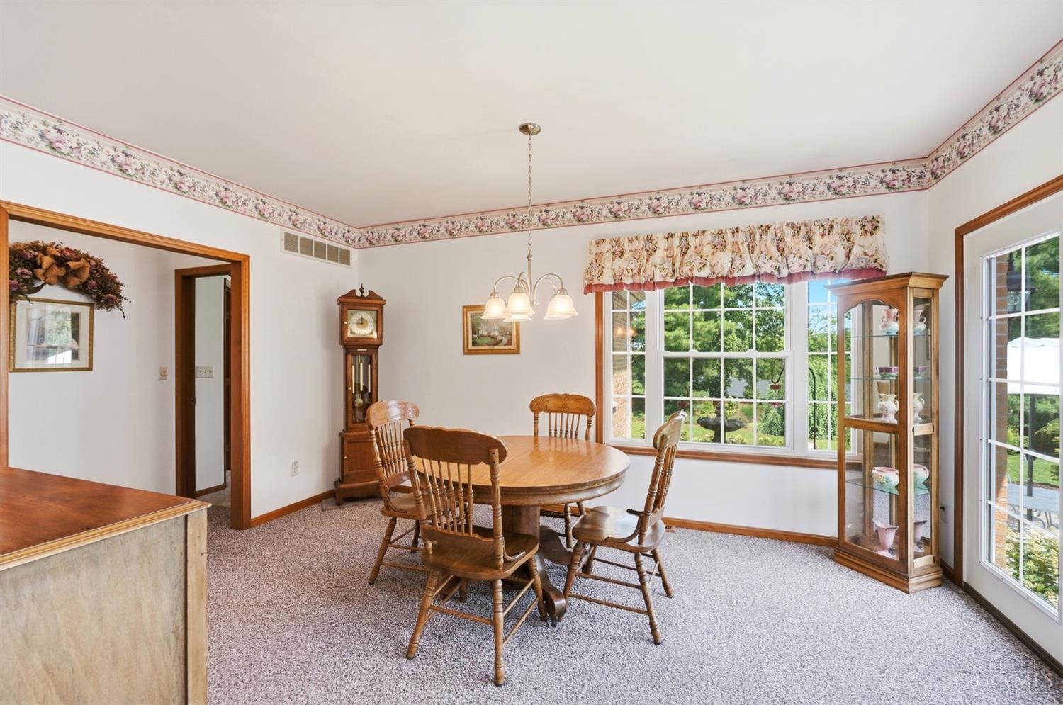 6596 Springdale Road Cincinnati, OH 45247 - Photo 15 of 81