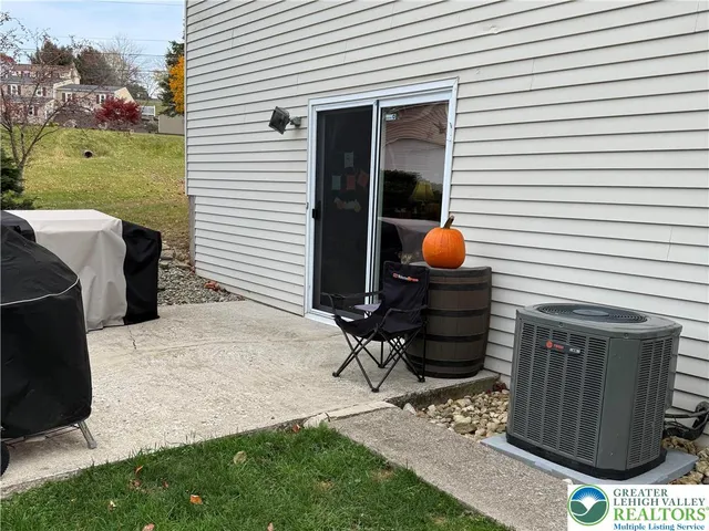 $434,900 | 4266 Chestnut Drive, Walnutport, PA 18088