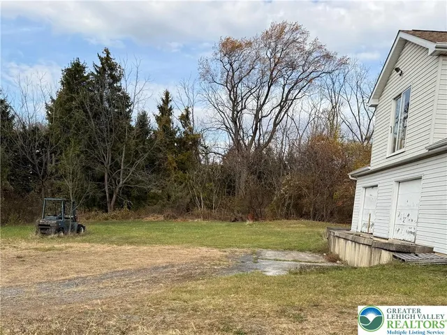 $434,900 | 4266 Chestnut Drive, Walnutport, PA 18088