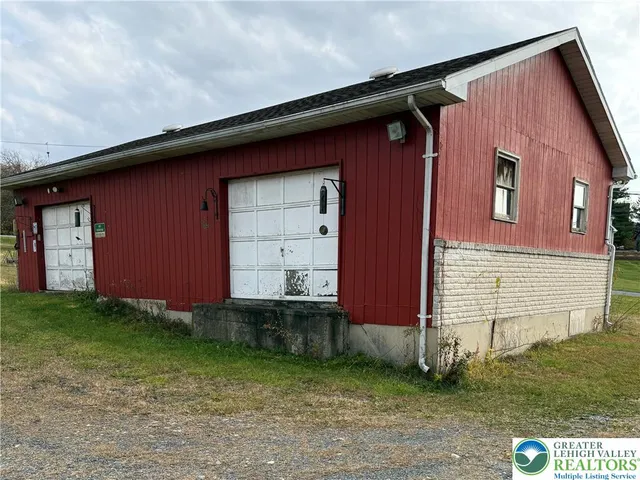 $434,900 | 4266 Chestnut Drive, Walnutport, PA 18088