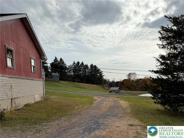 $434,900 | 4266 Chestnut Drive, Walnutport, PA 18088