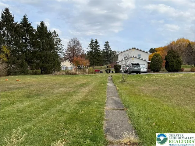 $434,900 | 4266 Chestnut Drive, Walnutport, PA 18088