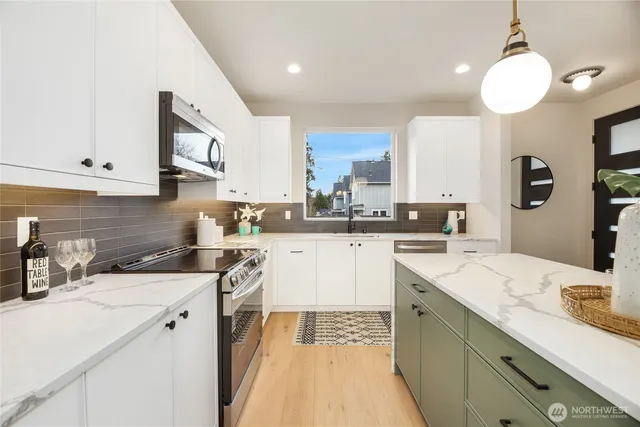 $1,288,000 | 8106 126th Avenue Northeast, Kirkland, WA 98033