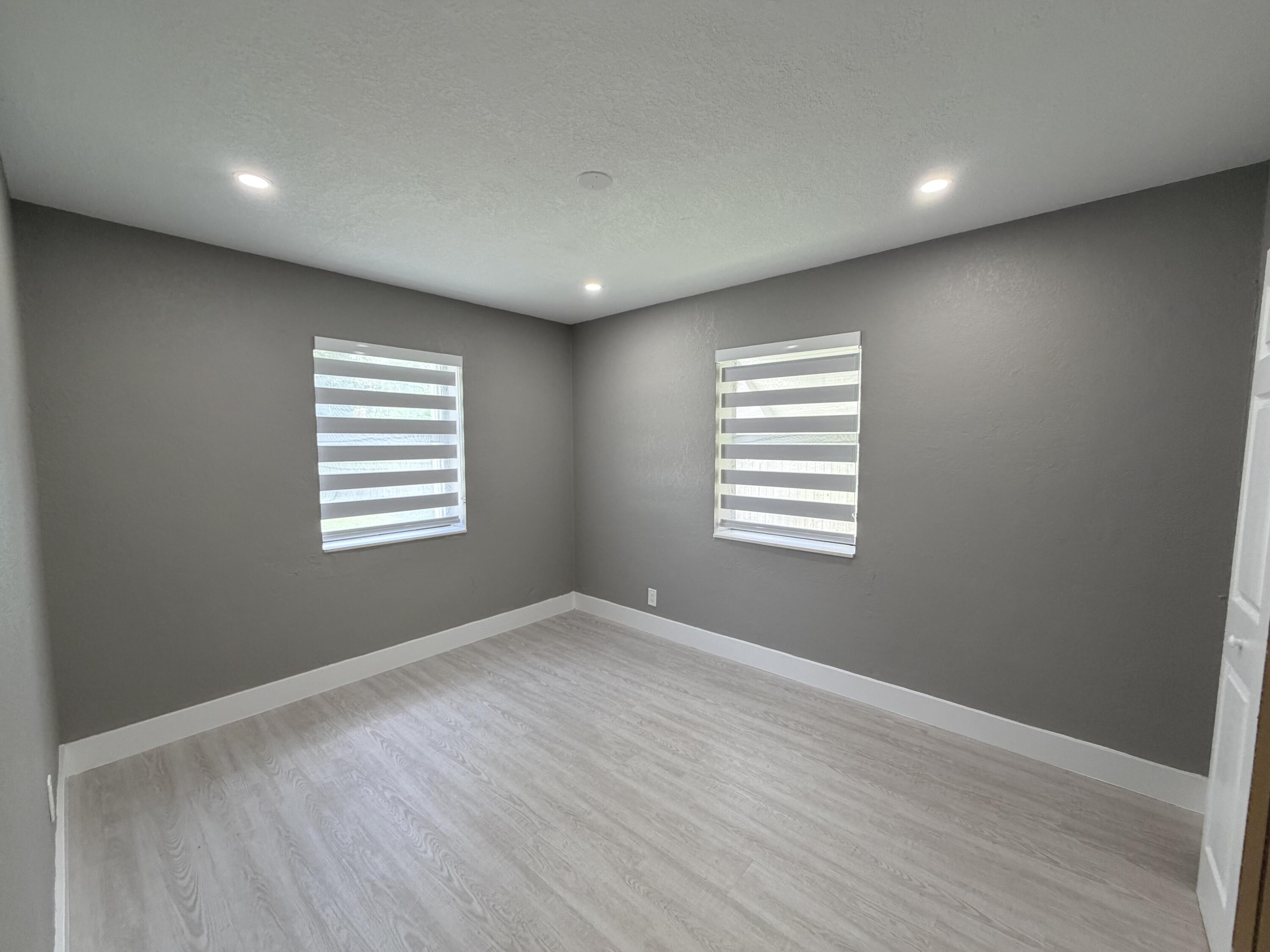 827 Franklin Road West Palm Beach, FL 33405 - Photo 6 of 19 IMG_1606