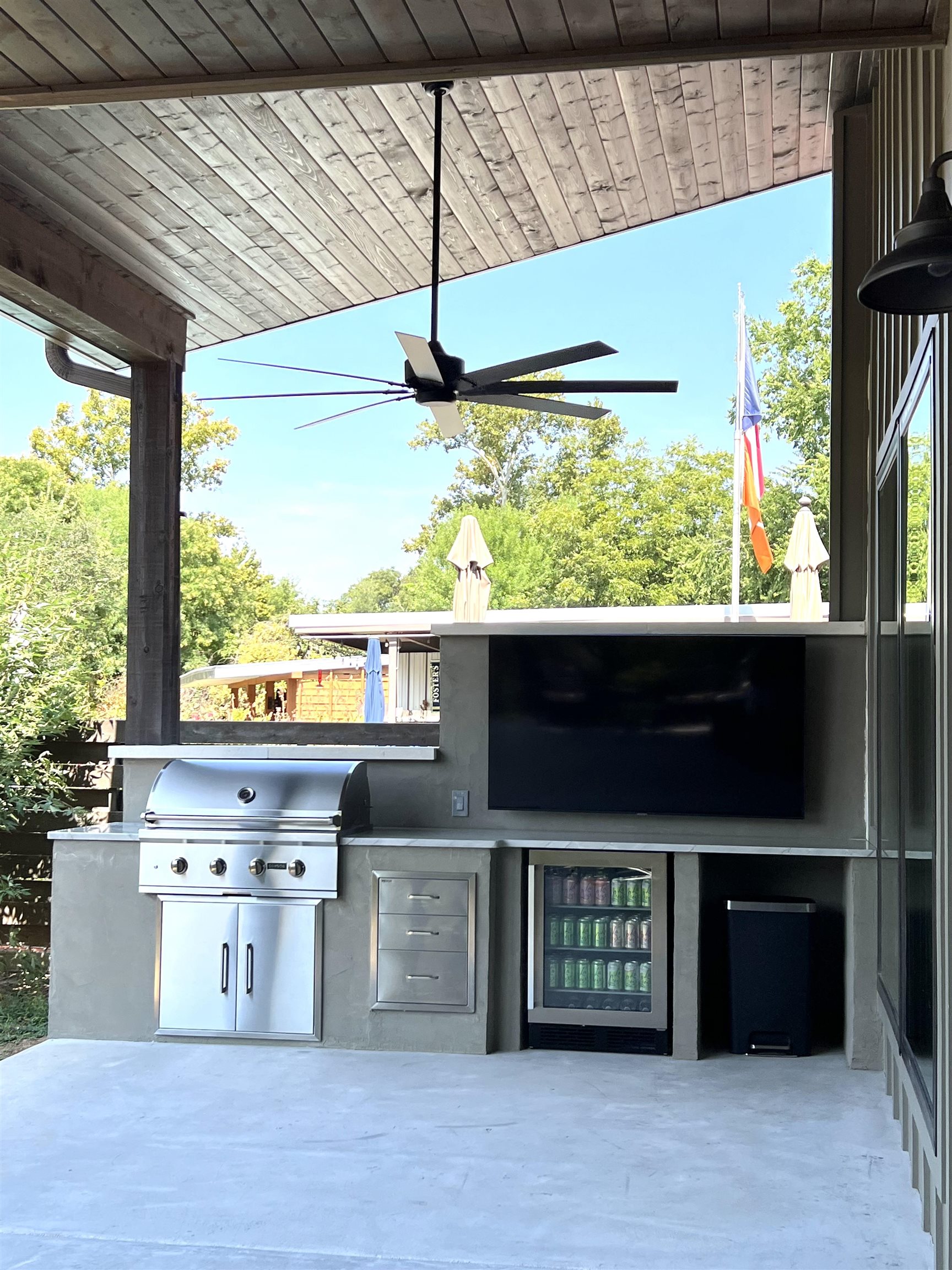 1018 River Road Burnet, TX 78611 - Photo 9 of 29 a living room with a large window