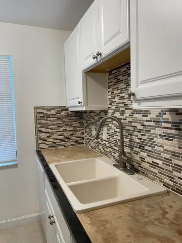 $180,000 | 141 West Court, Royal Palm Beach, FL 33411