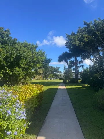 $180,000 | 141 West Court, Royal Palm Beach, FL 33411