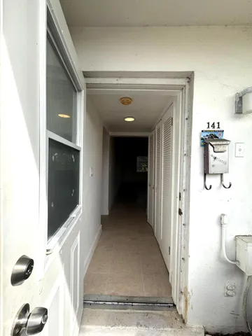 $180,000 | 141 West Court, Royal Palm Beach, FL 33411