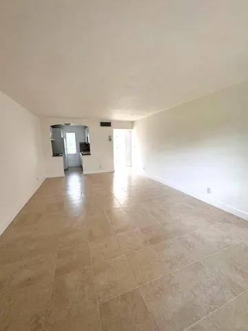 $180,000 | 141 West Court, Royal Palm Beach, FL 33411