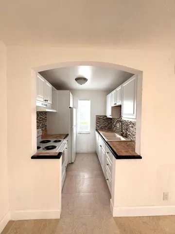 $180,000 | 141 West Court, Royal Palm Beach, FL 33411