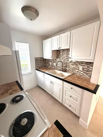 $180,000 | 141 West Court, Royal Palm Beach, FL 33411