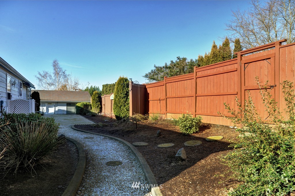 23805 Rock Circle Bothell, WA 98021 - Photo 3 of 15