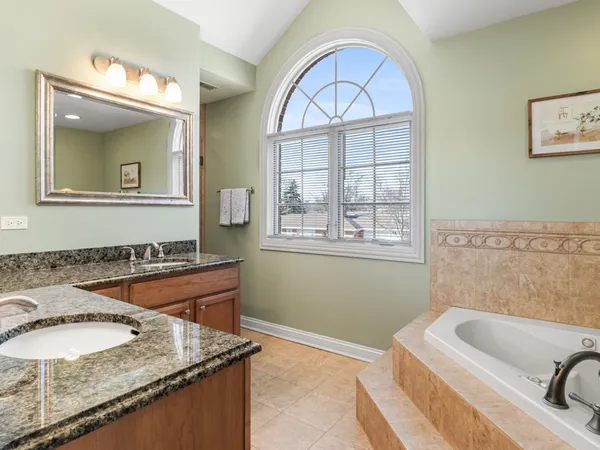 $1,379,000 | 159 East Edgemont Lane, Park Ridge, IL 60068