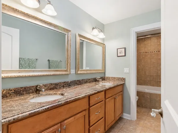 $1,379,000 | 159 East Edgemont Lane, Park Ridge, IL 60068