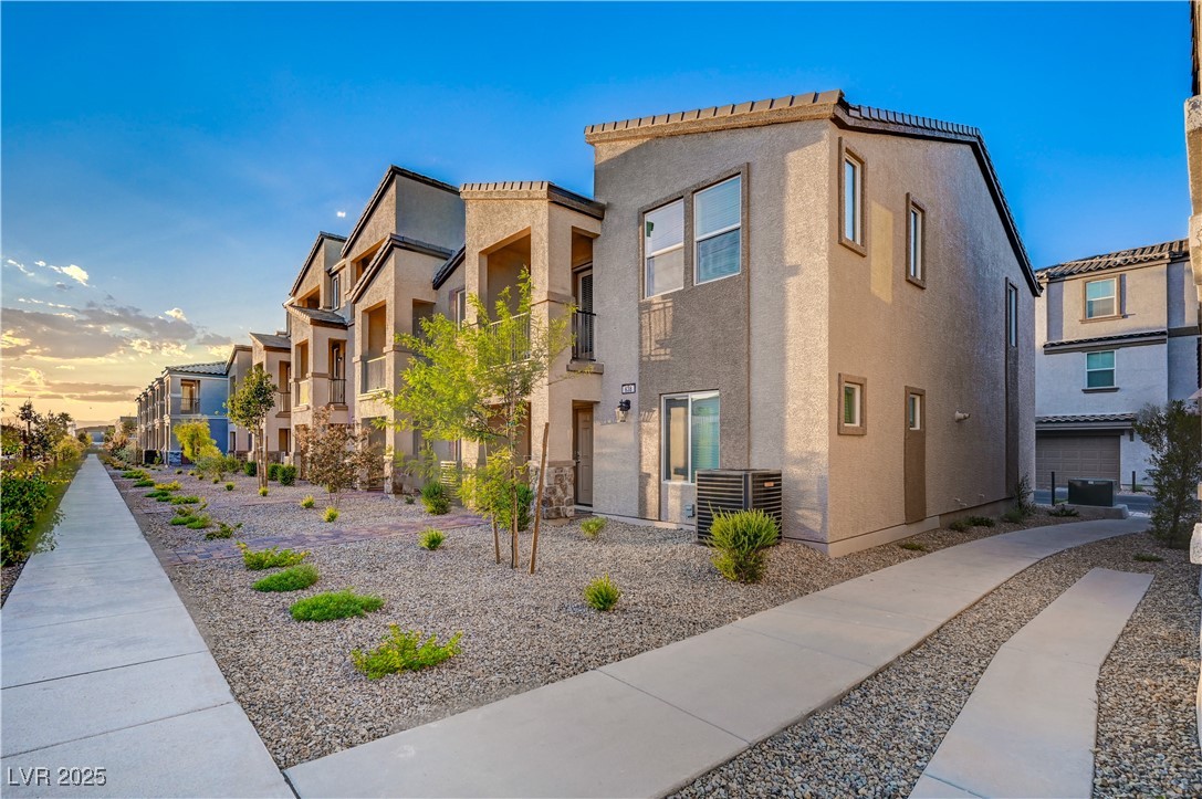 634 Bellus Place Henderson, NV 89015 - Photo 2 of 67