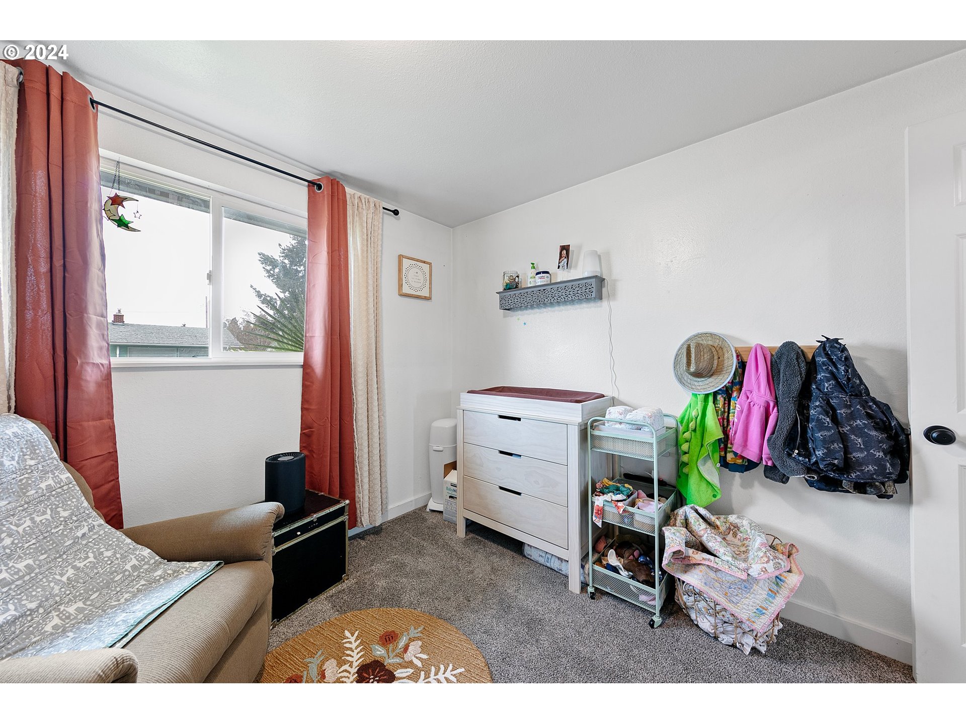 3734 Cherokee Drive Springfield, OR 97478 - Photo 26 of 39 a room with furniture and a window