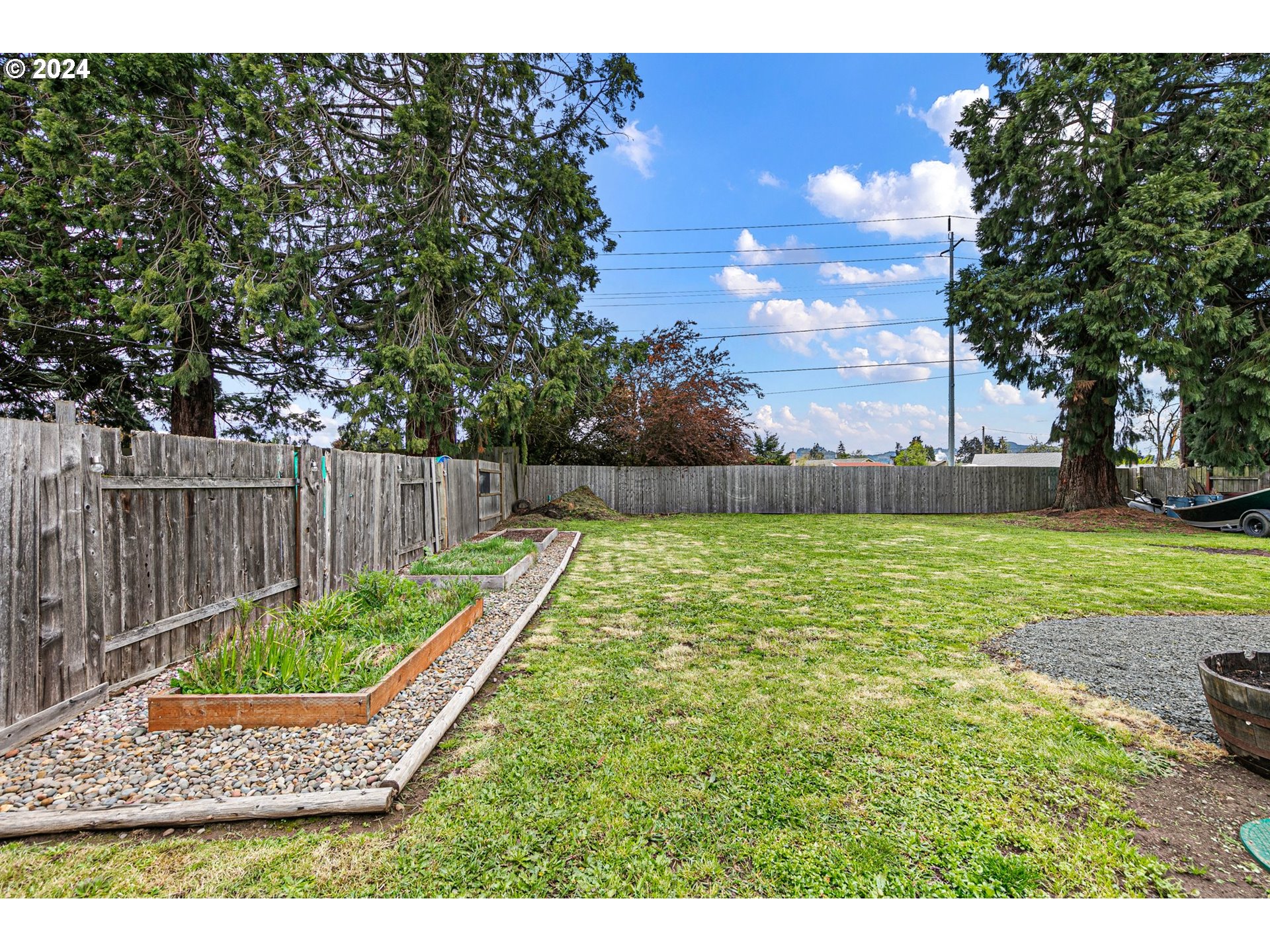 3734 Cherokee Drive Springfield, OR 97478 - Photo 35 of 39