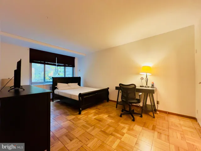 $2,800 | 4200 Cathedral Avenue Northwest, Unit 114, Washington, DC 20016