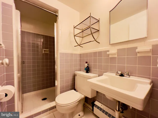 $2,800 | 4200 Cathedral Avenue Northwest, Unit 114, Washington, DC 20016